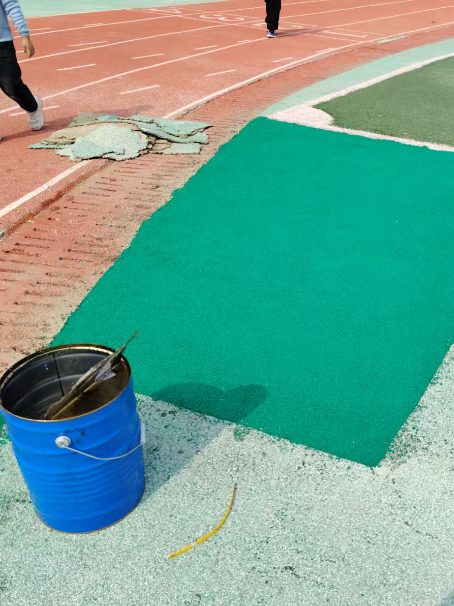 桂林球场翻新修补改造专项服务介绍